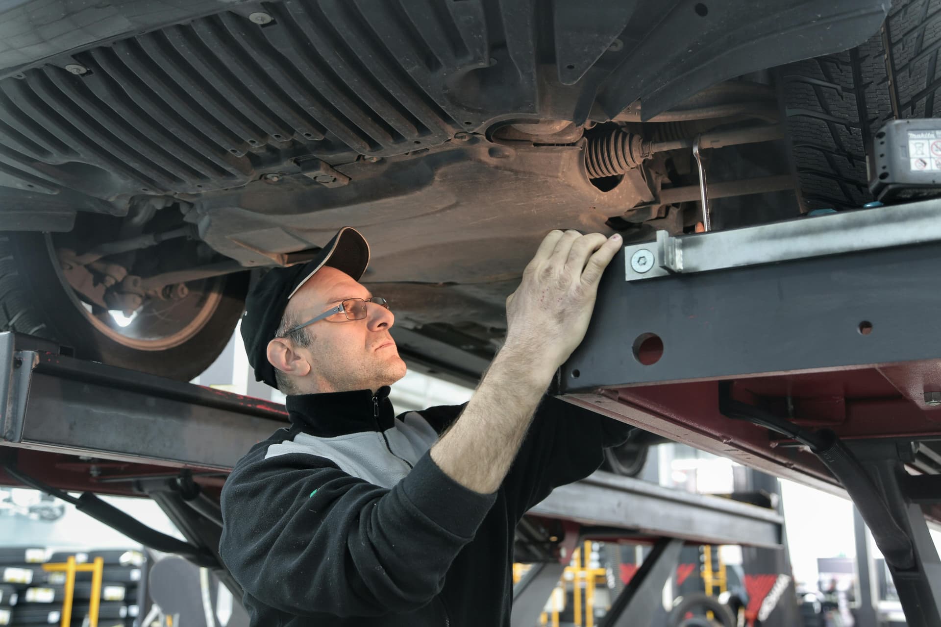 Private Teterboro Car Service in Luxury SUVs – Fly in, Ride Out
