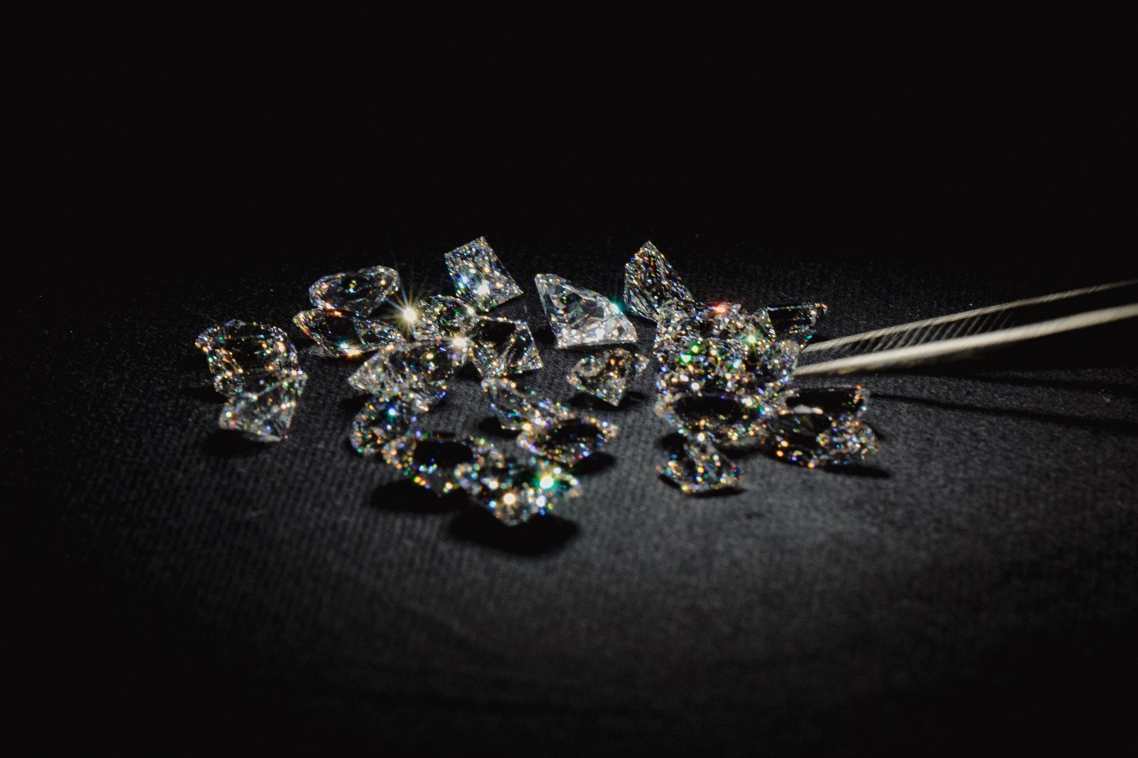 Buy Diamond with Confidence: Tips for First-Time Buyers